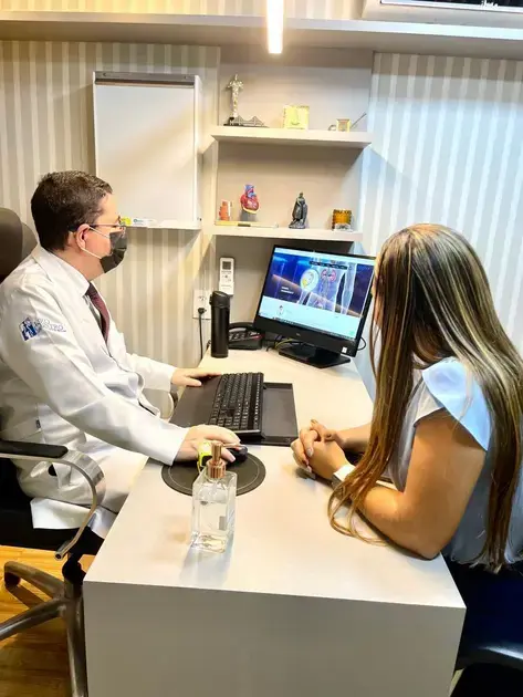 Incontinência urinária: alerta sobre o impacto em mulheres jovens e tratamento eficaz